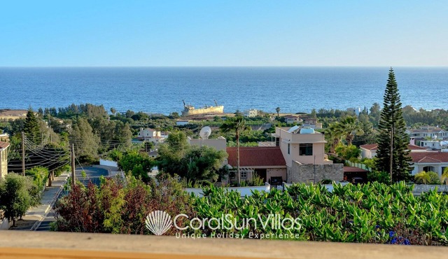 Wonderful Villa. Big pool. Colorful garden, Amazing Sea views, VILLAS for GROUPS in Peyia Coral Bay /Akamas area