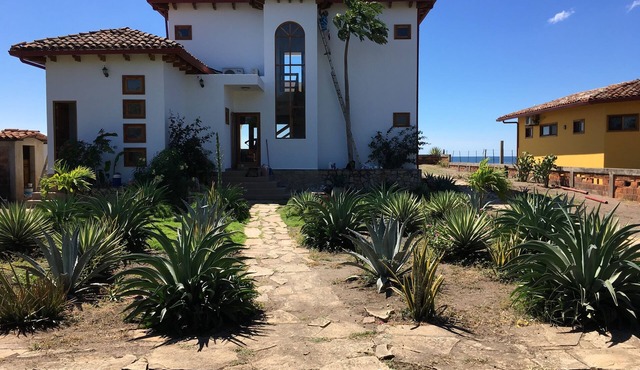 Wonderful beachfront home with pool, just steps from surfing or fishing in Salinas Grandes