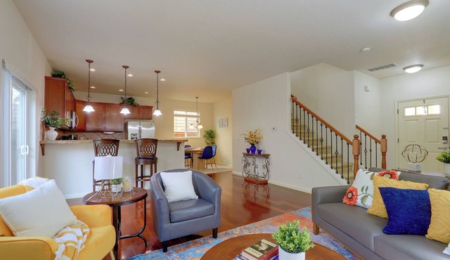 Work & Explore! Home w/ Fenced Yard in Beaverton in Beaverton