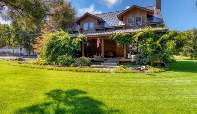 Yellowhawk Ranch – A Rustic Wine Country Retreat in Walla Walla