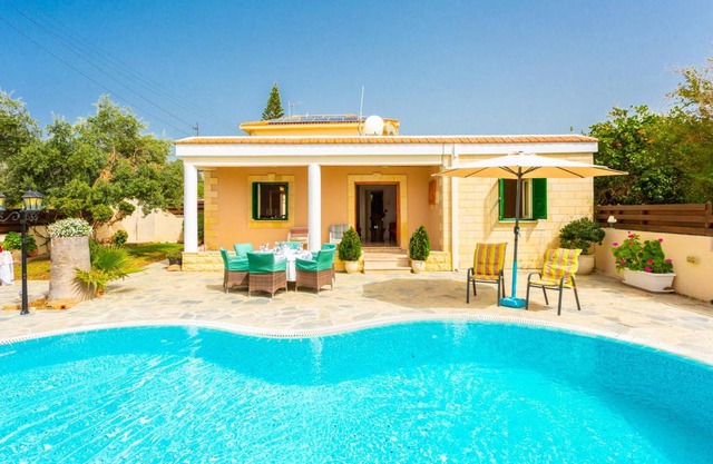 160 m² Villa ∙ 3 bedrooms ∙ 7 guests in Agia Marina Chrysochous