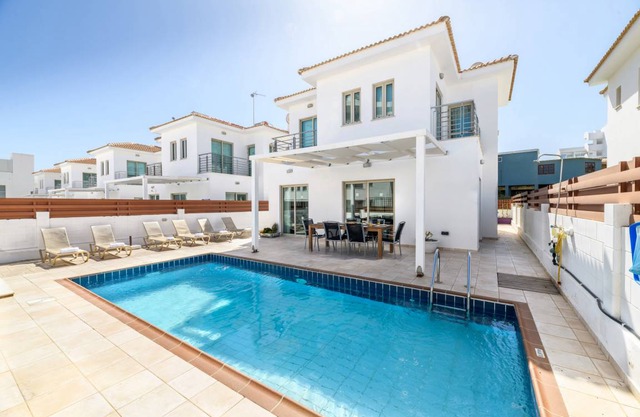 160 m² Villa ∙ 4 bedrooms ∙ 8 guests