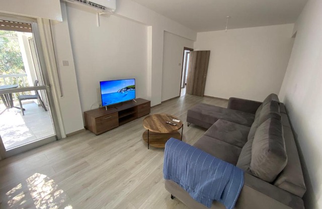 2 Bedroom self contained apartment opposite the Mediterranean Hotel