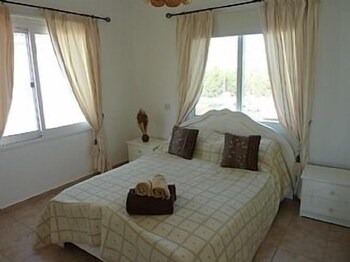 3 Bed Villa In Stunning Peaceful Location With Private Pool And Sea Views