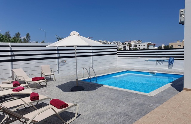 3 Bedroom Villa Central Pernera