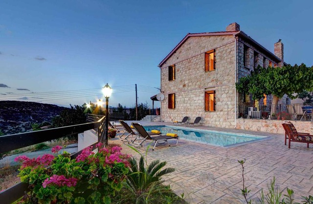 398 m² Villa ∙ 5 bedrooms ∙ 11 guests