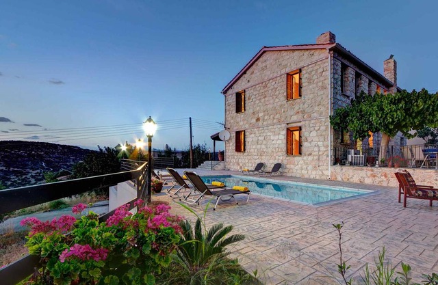 398 m² Villa ∙ 5 bedrooms ∙ 10 guests