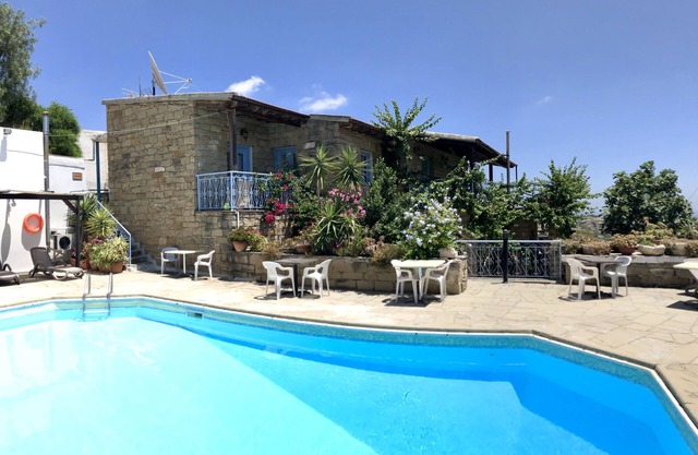 Adamos 