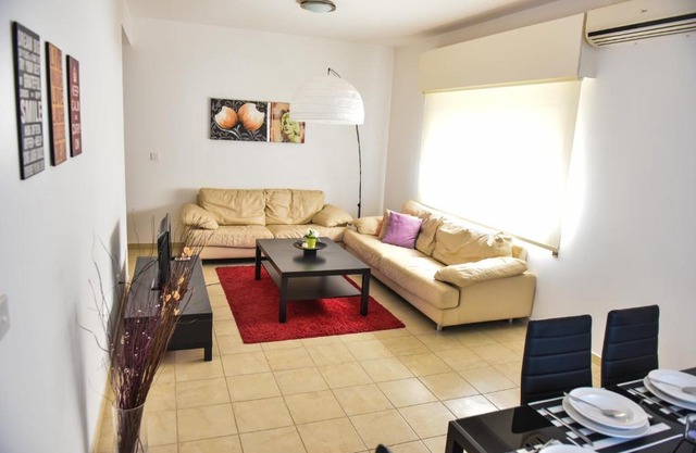 Apartment Near 4 Seasons Hotel Beach
