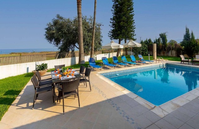 Attractive 3 bed villa with private pool