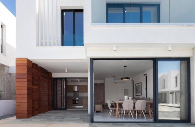 Avalon 1 villa 6, 3-bedroom Villa with Communal Pool