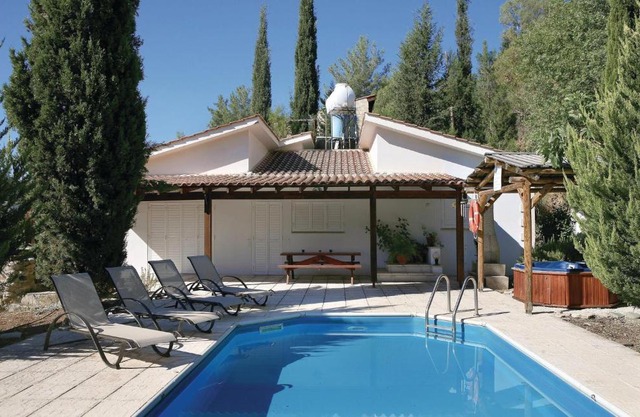 Beautiful home in Miliou Paphos with 2 Bedrooms, Outdoor swimming pool and Swimming pool