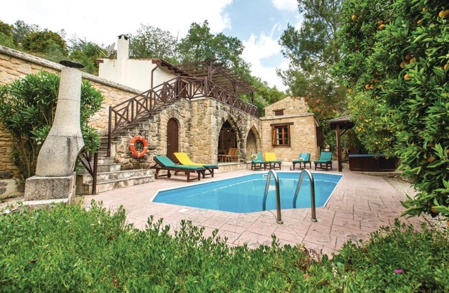 Beautiful home in Miliou Paphos with 3 Bedrooms, Outdoor swimming pool and Swimming pool