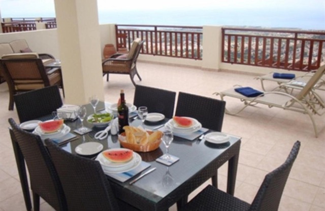 First floor 2 bedroom apartment, large balcony, amazing sea views, communal pool