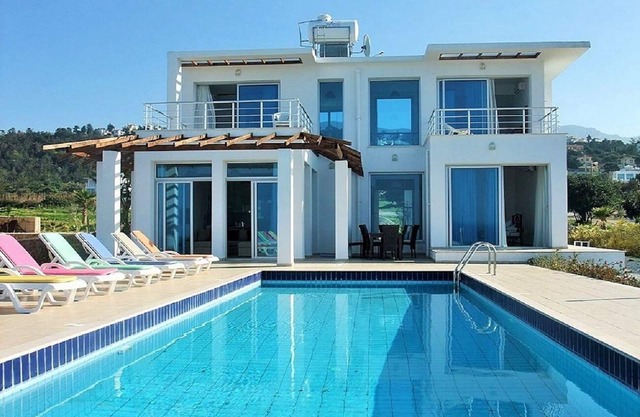 Holiday Esentepe Persons Bedrooms 