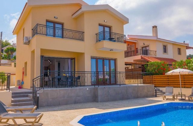 Holiday house Lysos for 1 - 6 persons with 2 bedrooms - Holiday home