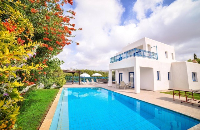 Holiday house Peyia for 1 - 6 persons with 3 bedrooms - Holiday home