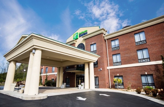 Holiday Inn Express Dayton Ihg Hotel 