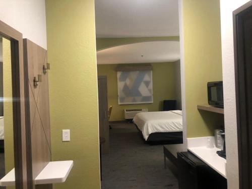 Holiday Inn Express Hotel Woodward Hwy Ihg 