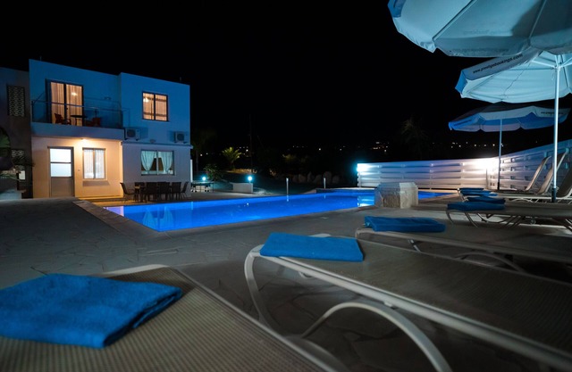 Oniros 2 Villa with private swimming pool in the Sea Caves