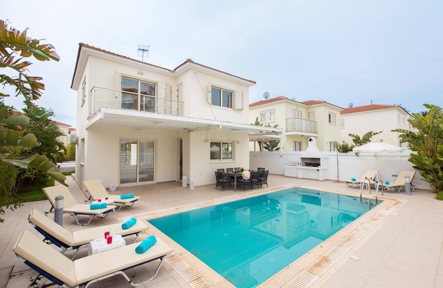 Pernera holiday villa - rentprivatevillas 588