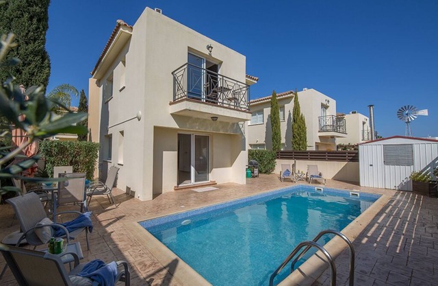 Protaras Holiday Villa CL19 - a villa that sleeps 7 guests in 3 bedrooms