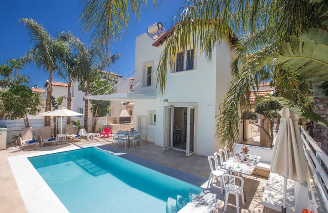 Protaras Katerina Villa KV53 - a villa that sleeps 7 guests in 3 bedrooms