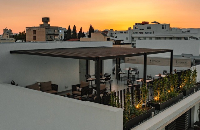 Sanders Armonta - Dreamy Studio w/ Balcony