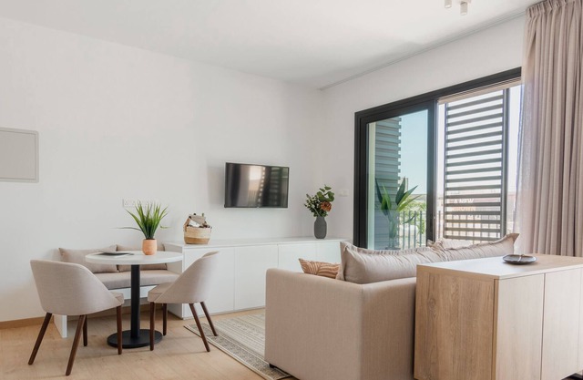Sanders Armonta - Nice Studio w/ Shared Rooftop