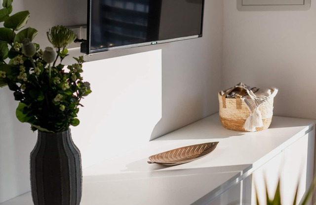 Sanders Armonta - Smart Studio w/ Balcony