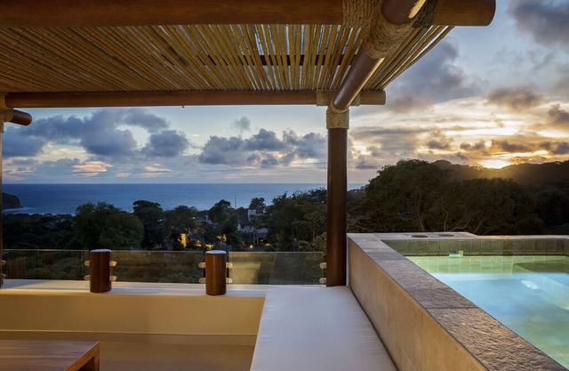 Terraza H5 Fully Equipped Luxury Penthouse @ Guacalito de la Isla in Tola