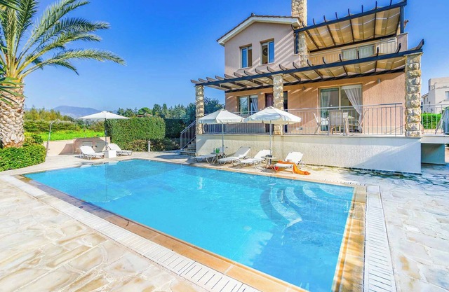 Villa Ammodis - Four Bedroom Villa, Sleeps 8