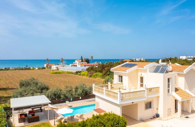 Villa Rose - Four Bedroom Villa, Sleeps 9