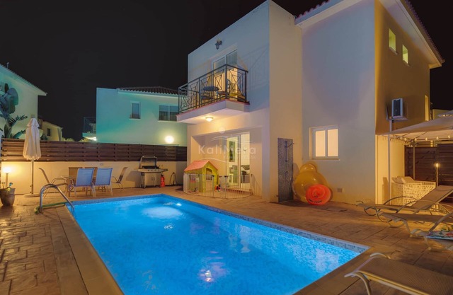Pernera Holiday Villa 