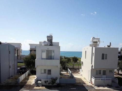 Pervolia House | 100 m² House ∙ 3 bedrooms ∙ 6 guests