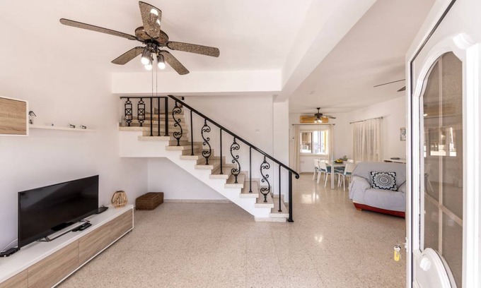 Ayia Thekla Villa | 100 m² Villa ∙ 3 bedrooms ∙ 6 guests