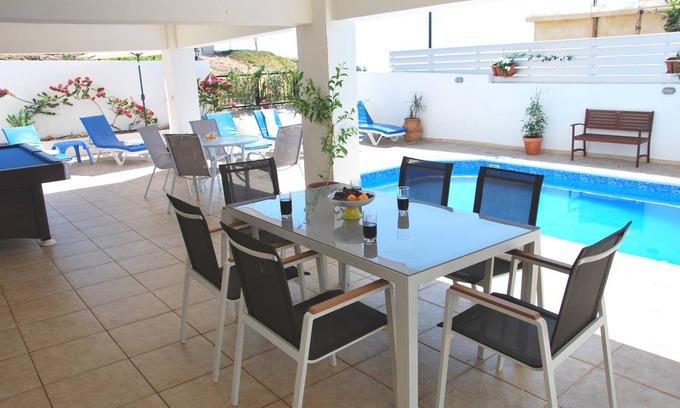Pomos Villa | 110 m² Villa ∙ 5 bedrooms ∙ 12 guests