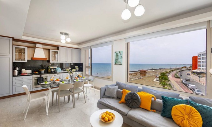Larnaca Apartment | 125 m² Apartment ∙ 3 bedrooms ∙ 6 guests