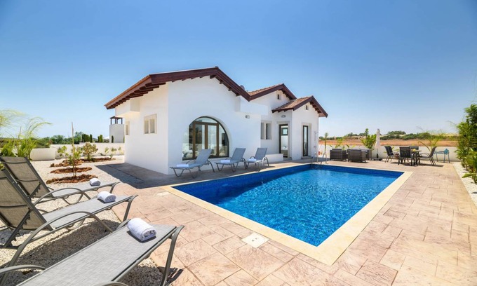 Ayia Thekla House | 140 m² Bungalow ∙ 3 bedrooms ∙ 6 guests