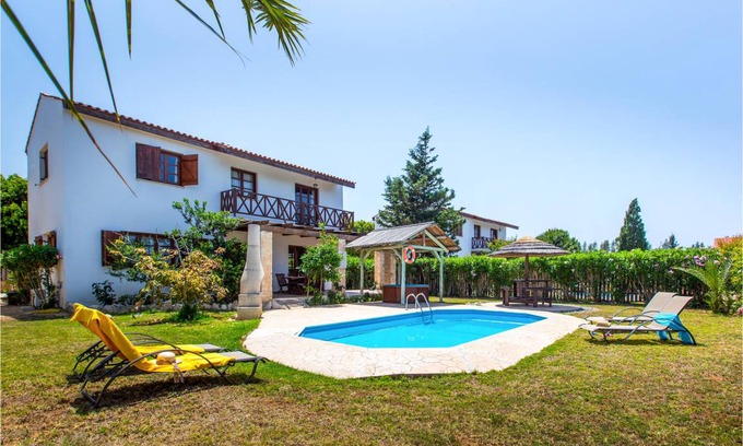 Pomos House | 140 m² House ∙ 2 bedrooms ∙ 4 guests