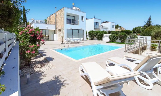 Miliou House | 140 m² House ∙ 3 bedrooms ∙ 6 guests