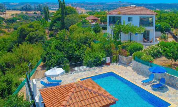 Latchi Villa | 140 m² Villa ∙ 2 bedrooms ∙ 4 guests