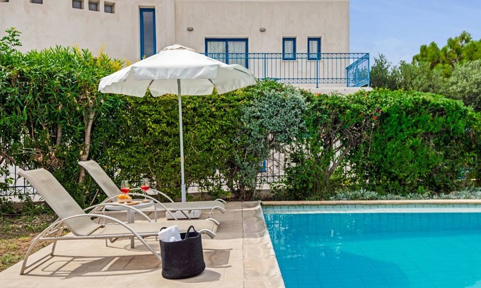 Agios Georgios Pegeias Villa | 150 m² Villa ∙ 3 bedrooms ∙ 6 guests