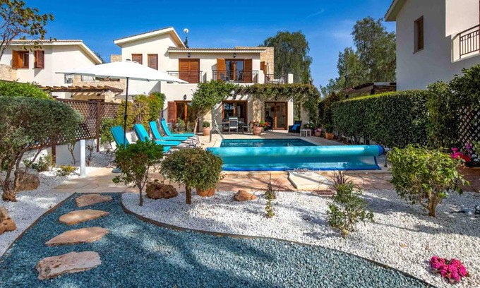 Aphrodite Hills Villa | 150 m² Villa ∙ 2 bedrooms ∙ 4 guests