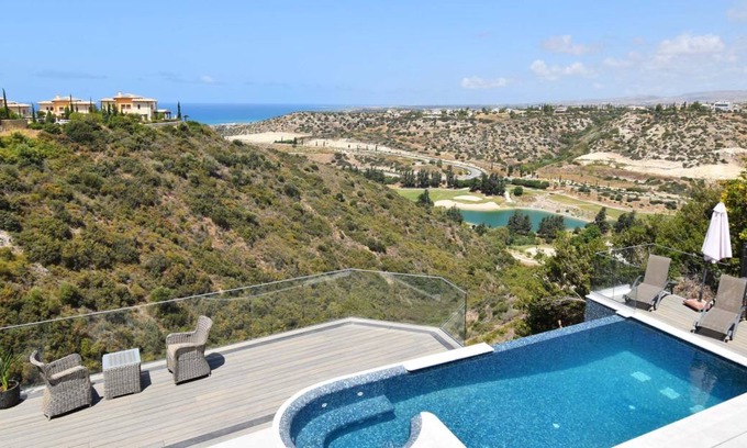 Kouklia Villa | 150 m² Villa ∙ 3 bedrooms ∙ 6 guests