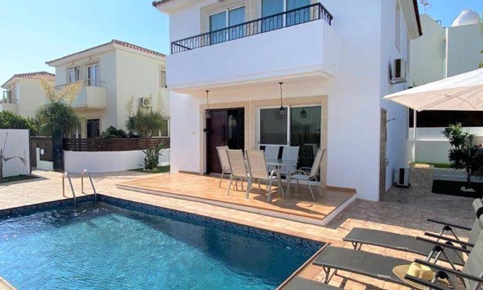 Pernera Villa | 160 m² Villa ∙ 3 bedrooms ∙ 8 guests