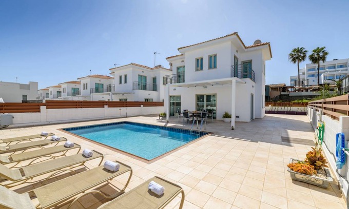 Protaras Villa | 160 m² Villa ∙ 4 bedrooms ∙ 8 guests