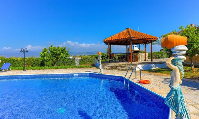 Latchi Villa | 165 m² Villa ∙ 3 bedrooms ∙ 6 guests