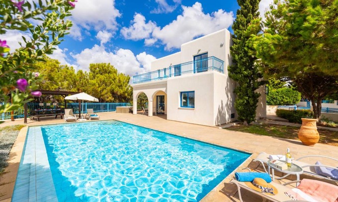 Agios Georgios Pegeias Villa | 180 m² Villa ∙ 3 bedrooms ∙ 7 guests