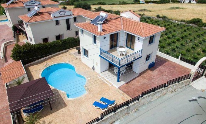 Kathikas Villa | 180 m² Villa ∙ 4 bedrooms ∙ 8 guests